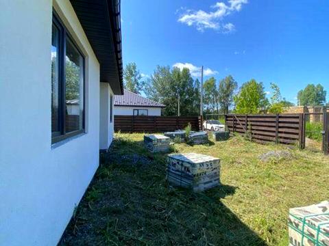 будинок за адресою Набережна вул.