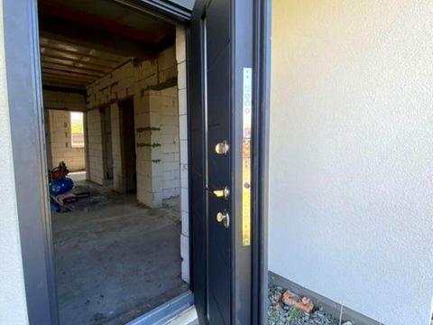 будинок за адресою Набережна вул.