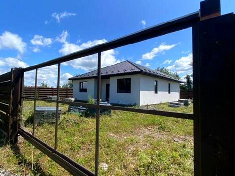 будинок за адресою Набережна вул.