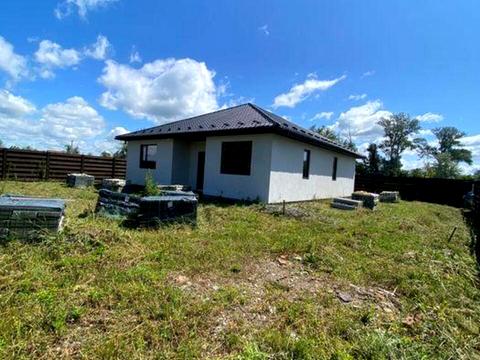 будинок за адресою Набережна вул.