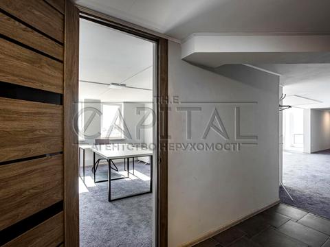 коммерческая по адресу Миколы Бажана просп., 16