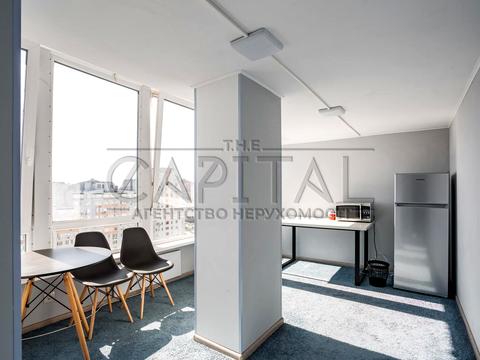 коммерческая по адресу Миколы Бажана просп., 16