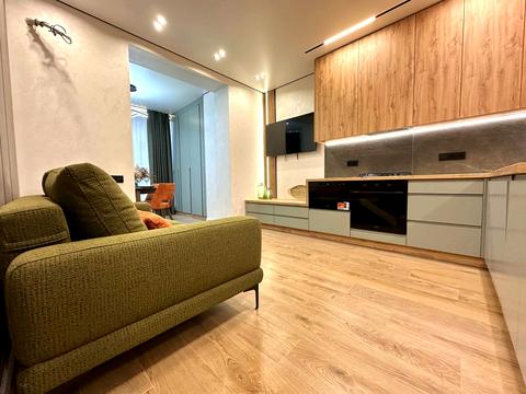 квартира за адресою Молодіжна вул., 8