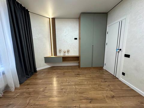 квартира за адресою Молодіжна вул., 8