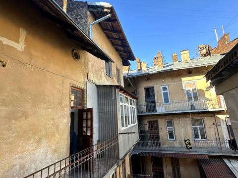 квартира за адресою Підзамче вул., 3