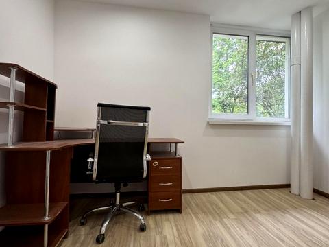 комерційна за адресою Менделєєва вул., 5