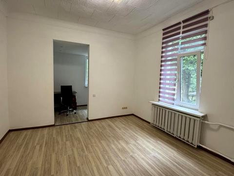 комерційна за адресою Менделєєва вул., 5