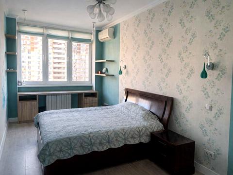 квартира за адресою Анни Ахматової вул., 30