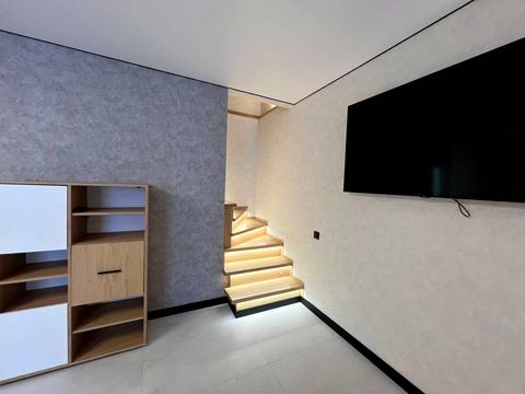 будинок за адресою Олеся Гончара вул. (Корнійчука), 94