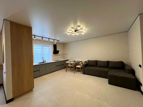 будинок за адресою Олеся Гончара вул. (Корнійчука), 94