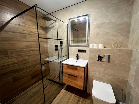 будинок за адресою Олеся Гончара вул. (Корнійчука), 94