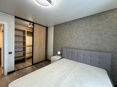 будинок за адресою Олеся Гончара вул. (Корнійчука), 94