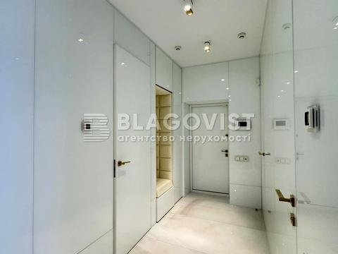 квартира за адресою Київ, Андрія Верхогляда вул. (Михайла Драгомирова), 9