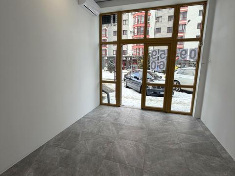 коммерческая по адресу Європейська ул., 1