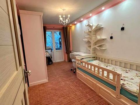 квартира по адресу Максимовича ул., 5