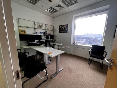 комерційна за адресою Жилянська вул., 59