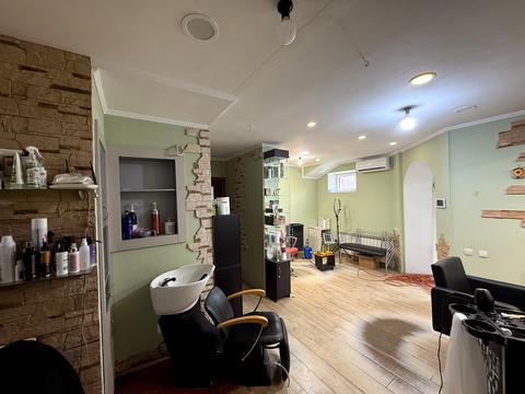 комерційна за адресою Миру просп., 19