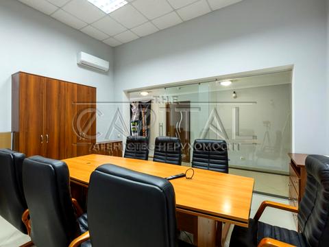 комерційна за адресою с. Крюківщина, вул. В'ячеслава Чорновола, 32