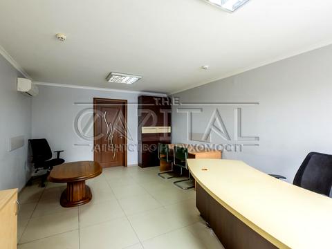 комерційна за адресою с. Крюківщина, вул. В'ячеслава Чорновола, 32