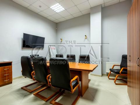 комерційна за адресою с. Крюківщина, вул. В'ячеслава Чорновола, 32