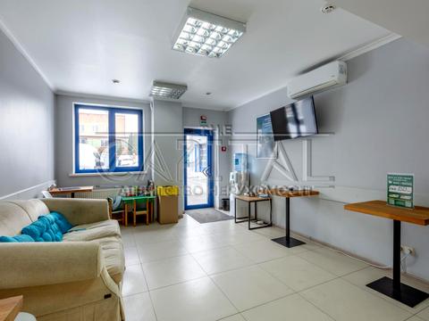 комерційна за адресою с. Крюківщина, вул. В'ячеслава Чорновола, 32