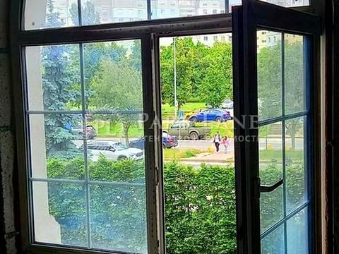 квартира за адресою Дмитра Луценка вул. (Крейсера "Аврора"), 12