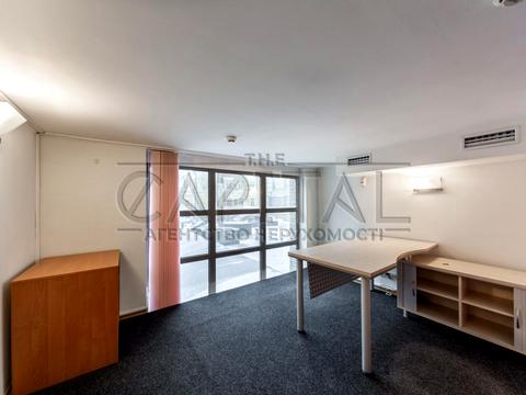 комерційна за адресою Київ, Володимирська вул., 49-А