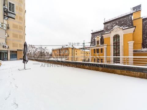 комерційна за адресою Київ, Володимирська вул., 49-А