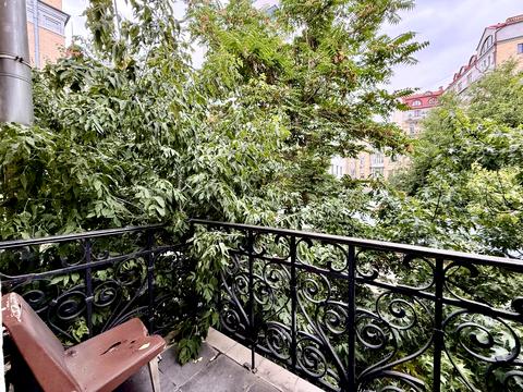 комерційна за адресою Київ, Володимирська вул., 10