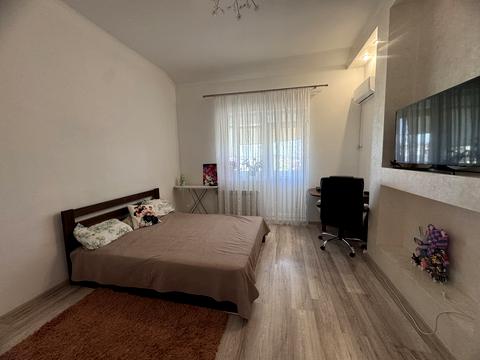 квартира за адресою Августина Волошина вул., 5