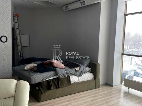 коммерческая по адресу Днепровская набережная ул., 7