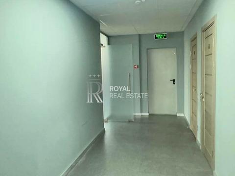 комерційна за адресою Лєскова вул., 9