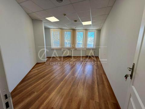 комерційна за адресою Євгена Коновальця вул. (Щорса), 36-Б