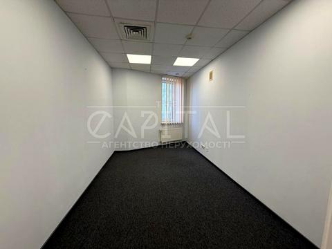 комерційна за адресою Євгена Коновальця вул. (Щорса), 36-Б