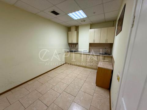 комерційна за адресою Євгена Коновальця вул. (Щорса), 36-Б