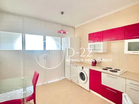 квартира за адресою Любомира Гузара просп. (Космонавта Комарова), 26