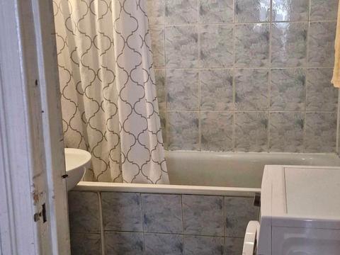 квартира за адресою Академіка Володимира Гнатюка вул. (), 12