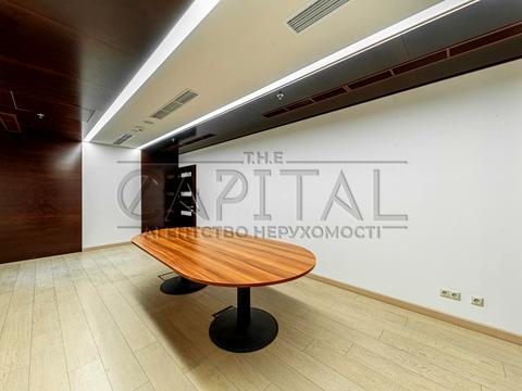 комерційна за адресою Київ, Володимирська вул., 35