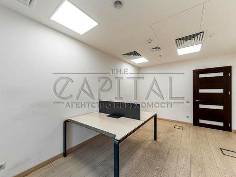 комерційна за адресою Київ, Володимирська вул., 35