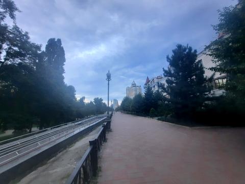 комерційна за адресою Оболонська набережна вул., 11