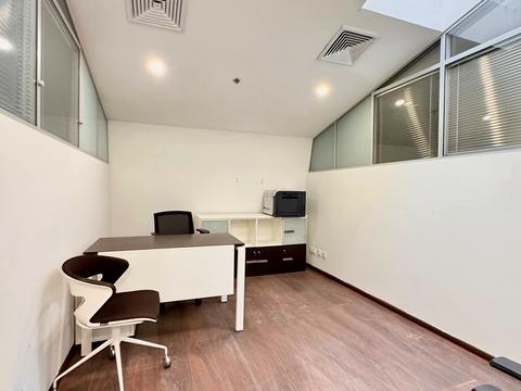 коммерческая по адресу Большая Васильковская ул. (Красноармейская), 1-3