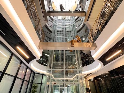 коммерческая по адресу Большая Васильковская ул. (Красноармейская), 1-3