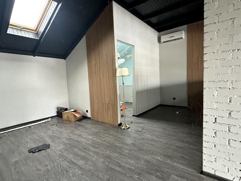 комерційна за адресою Івана Чендея вул., 13