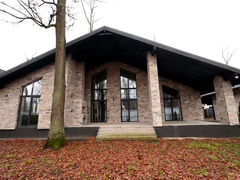 дом по адресу Евгения Коновальца ул.