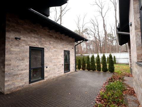 дом по адресу Евгения Коновальца ул.