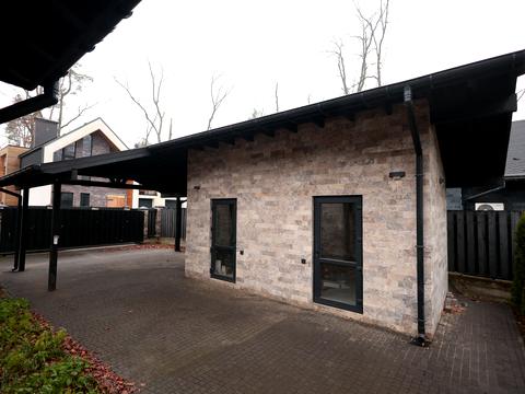 дом по адресу Евгения Коновальца ул.