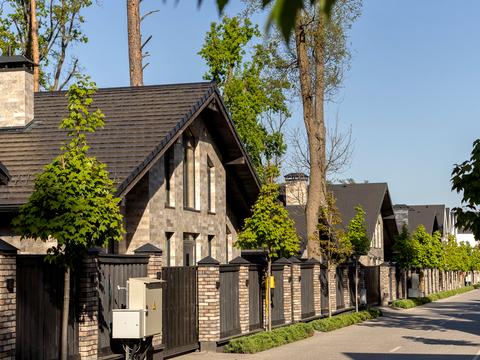 дом по адресу Евгения Коновальца ул.