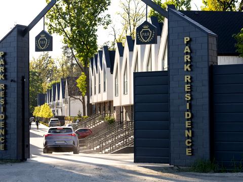 дом по адресу Евгения Коновальца ул.