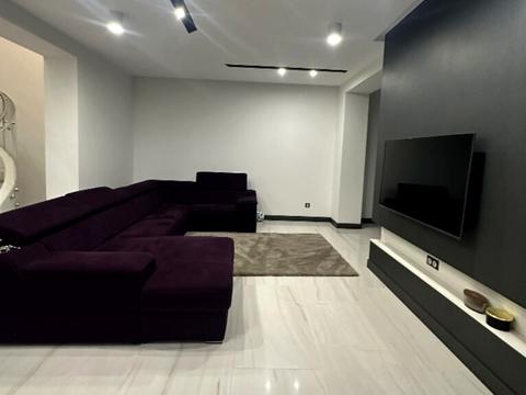 будинок за адресою Степана Бандери вул., 8