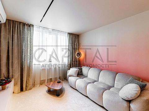 квартира за адресою Михайла Максимовича вул. (Онуфрія Трутенка), 32-Б